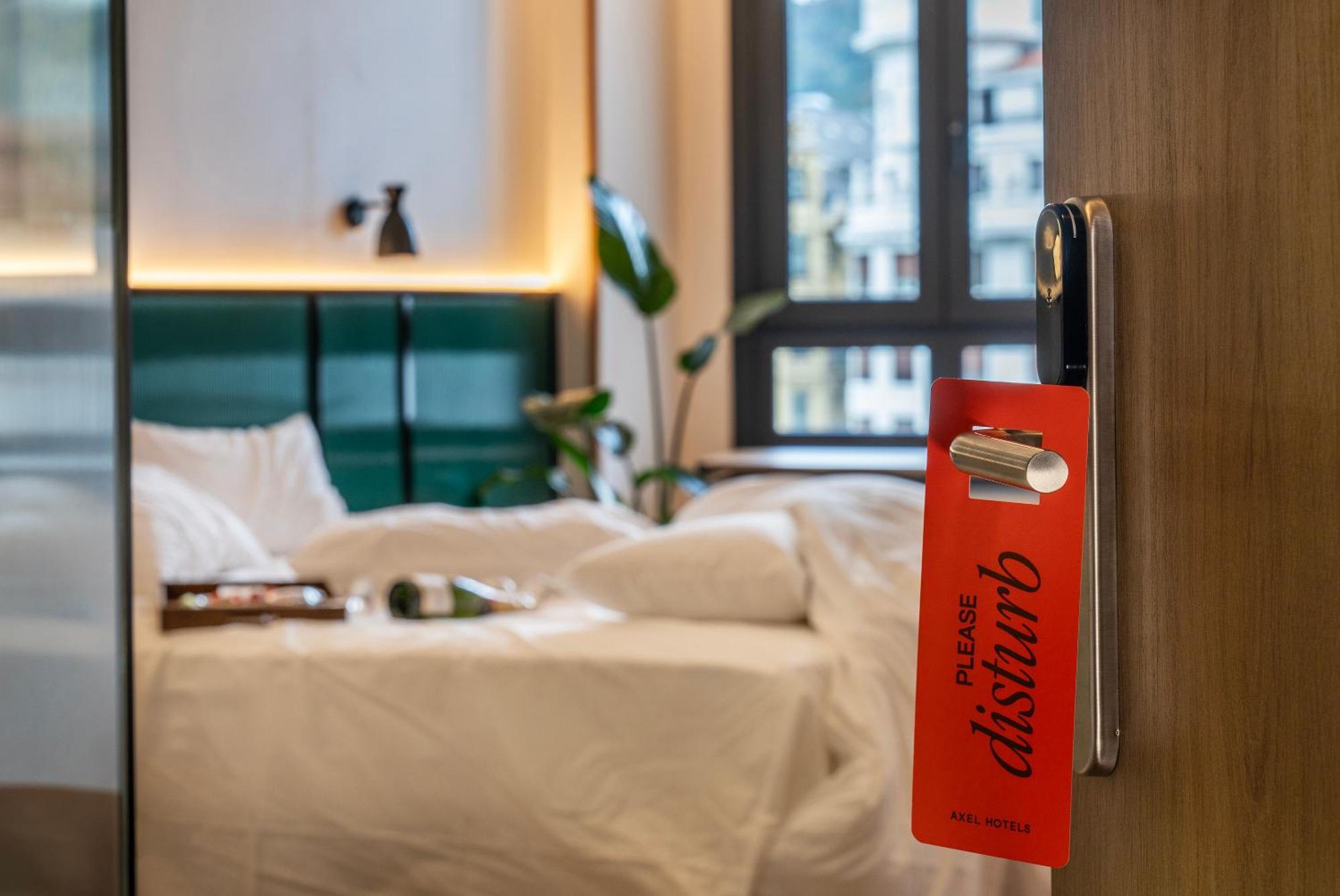 Axel Hotel Bilbao - Adults Only Exterior photo