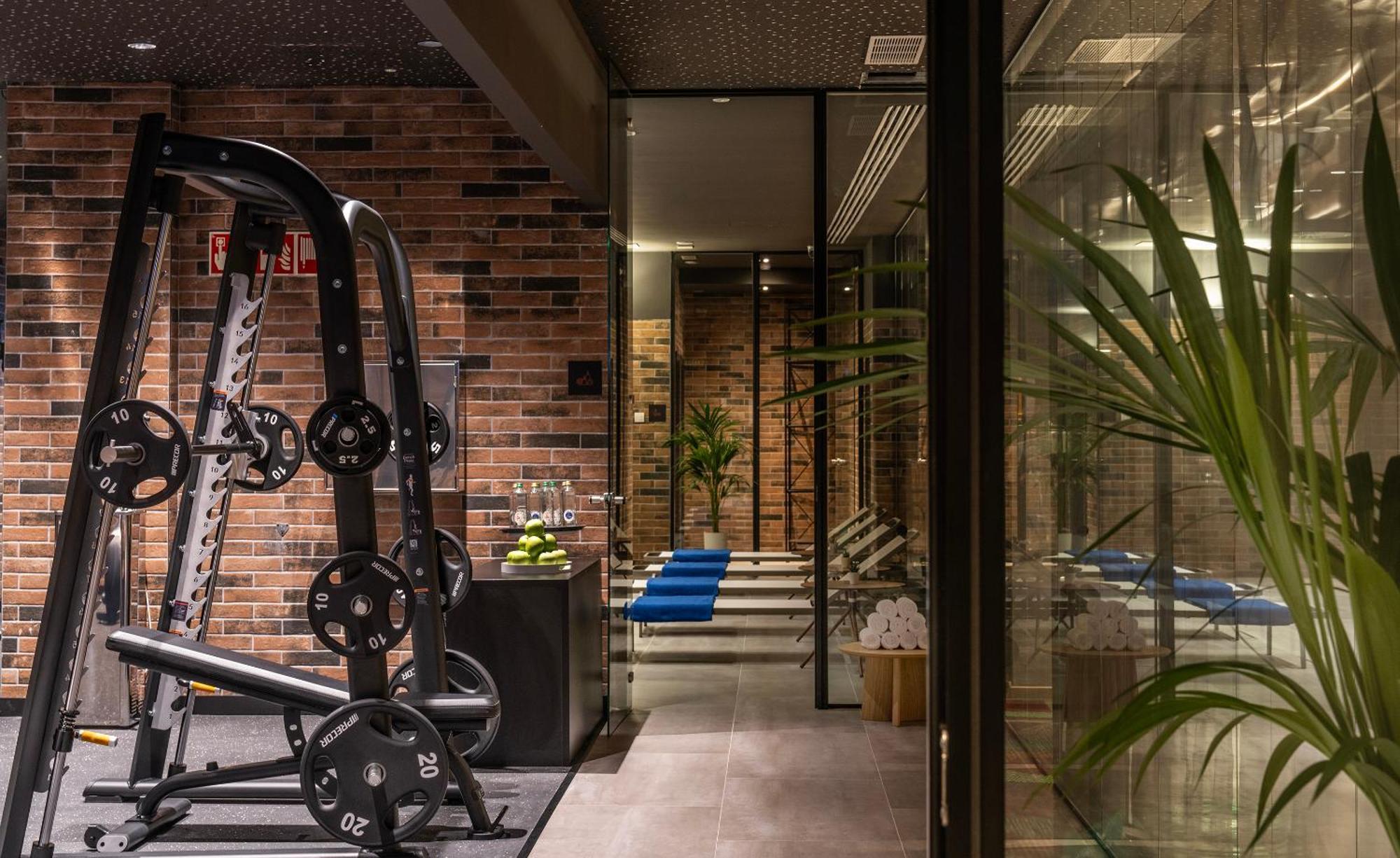 Axel Hotel Bilbao - Adults Only Exterior photo